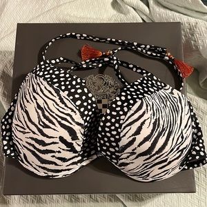 Victoria’s Secret bikini top